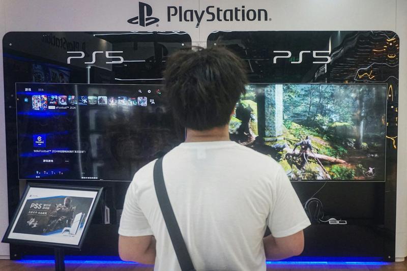 Video games teach students in this class how religion works in the modern world