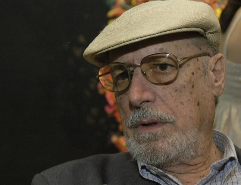 Instauran Club Martiano Roberto Fernández Retamar en capital cubana