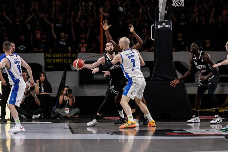Basket Serie A, finale scudetto: Virtus Bologna batte Brescia 90-87 in gara 1. E si porta sull'1-0 /