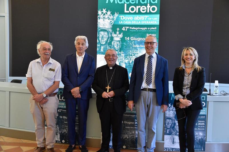 Pellegrinaggio Macerata Loreto 2025: “Partecipanti da mezzo mondo, in futuro verrà anche Papa Leone”