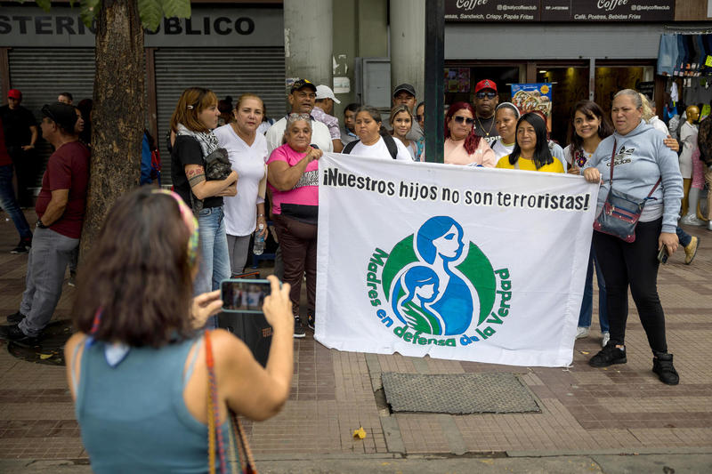 Familiares de detenidos tras las elecciones en Venezuela exigen revisión de sus procesos