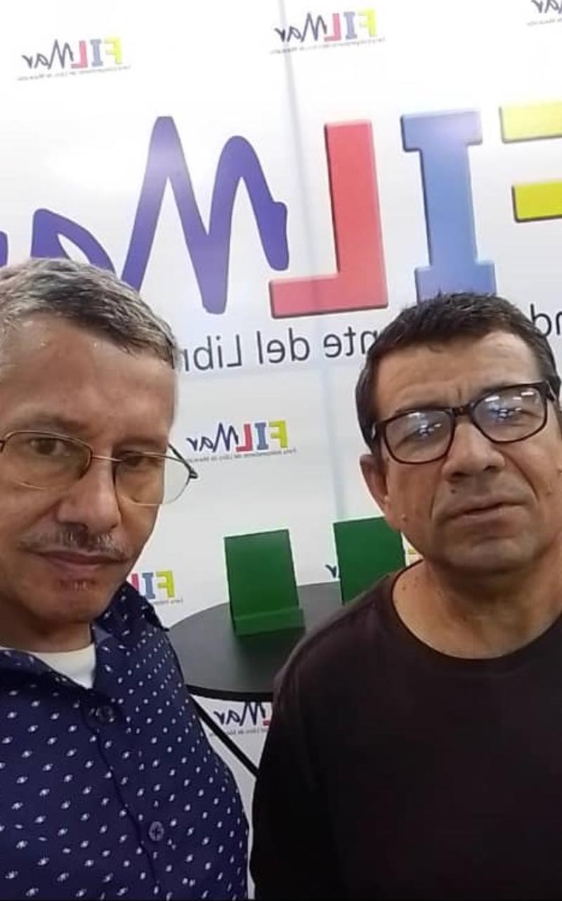 Poeta Tito Peley presenta su libro “Colecciones Absurdas”