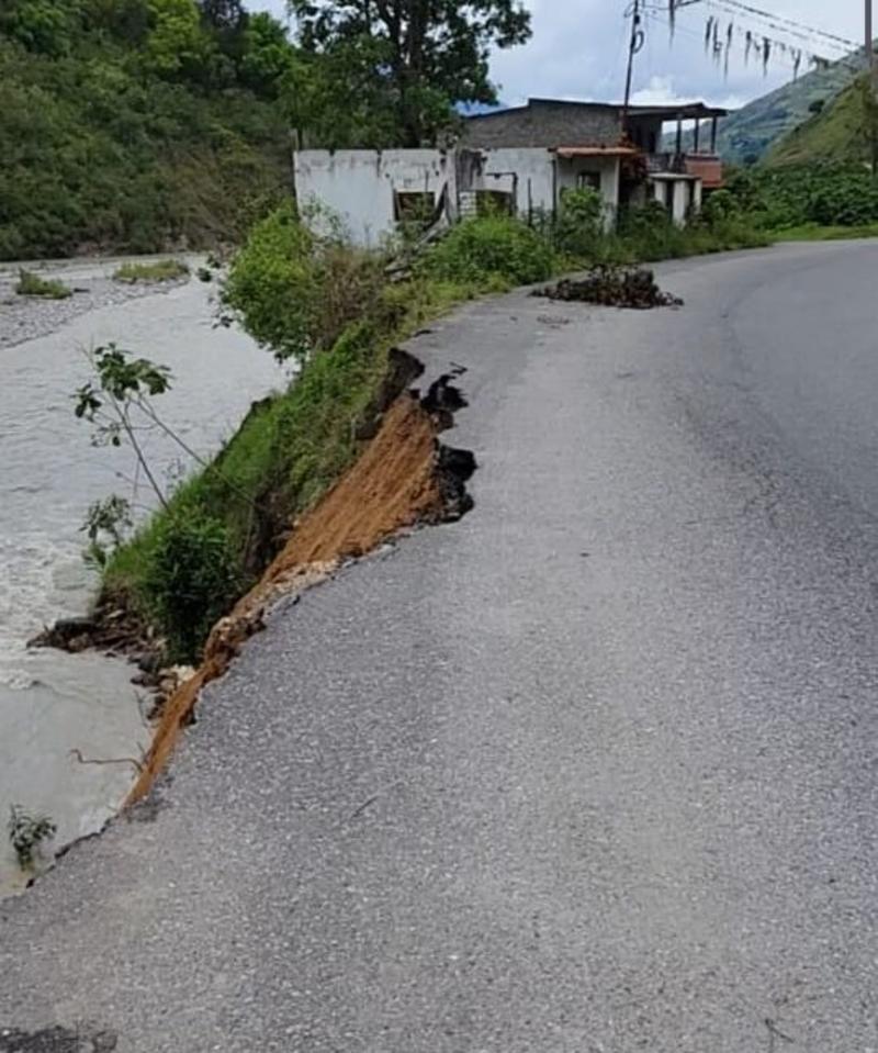 Erosión del Río Boconó socava trayecto de la Troncal 7 en Peña de San Pablo