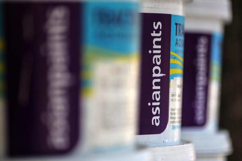 Indian Billionaire Mukesh Ambani’s Reliance Industries Sells $895 Million Asian Paints Shares