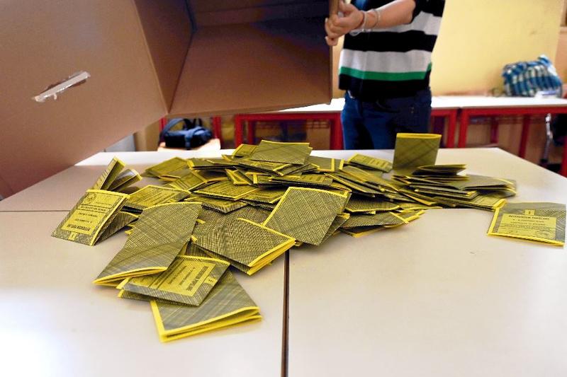 Dopo i referendum Il rischio delle riforme senza dialogo e la politica dei muri