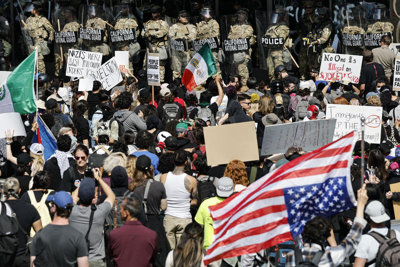 Appeals court lets Trump keep National Guard in Los Angeles