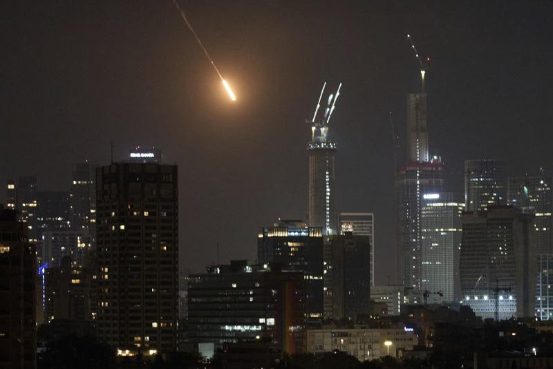 Israel attacks Iran's nuclear and missile sites, prompting Iranian drone-strike retaliation