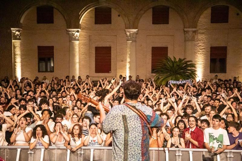 Stereolab, Tinariwen e Castello: come sta andando Ferrara Sotto le Stelle