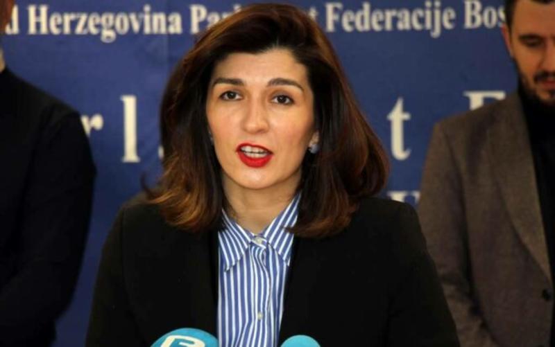 Sabina draga, ali ti nisi BIH. Ti s nama nemaš ništa…