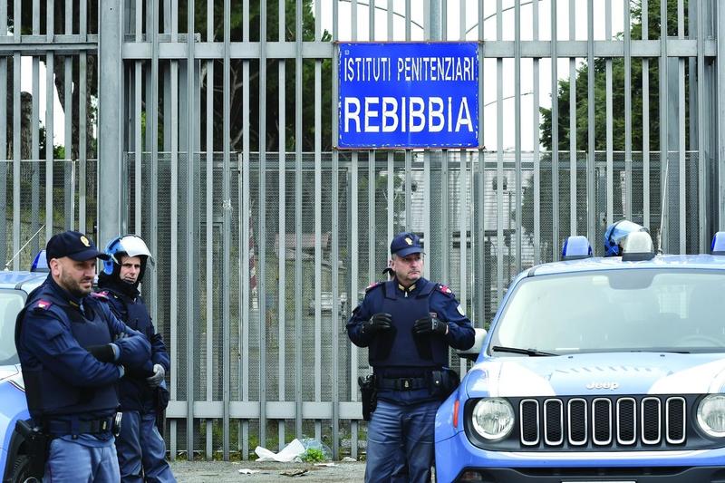 Quei “nonni” che vivono sepolti dietro le sbarre: il caso di Antonio Russo