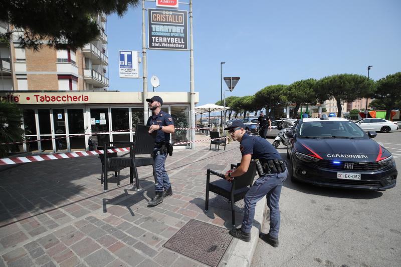 Giovane accoltellato a Lido Adriano, è grave: l'aggressore si è costituito