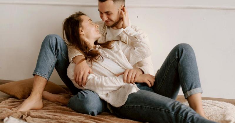 2 Common Red Flags That Emerge Early in Relationships