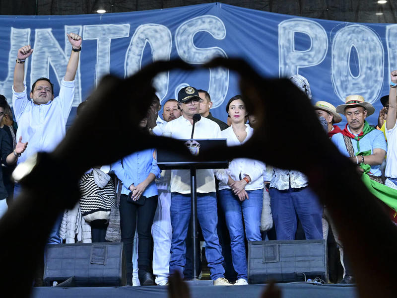 “Necesitamos 50 gobiernos más de izquierda”: voces de los incondicionales a Petro
