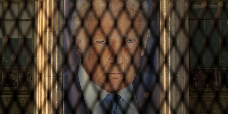 Trump Authoritarianism Drags US Democracy Into Darkness