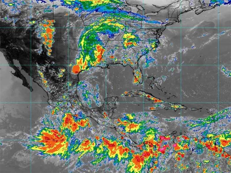 Especialistas atentos a posible ciclón tropical en Pacífico mexicano