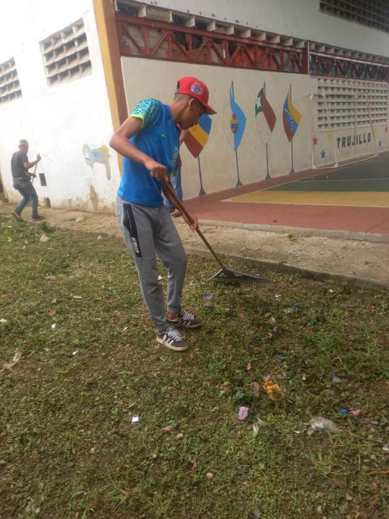 Trujillo | Ornato del Instituto municipal de la Alcaldía de Sucre realizó limpieza del Gimnasio Orlando Colina