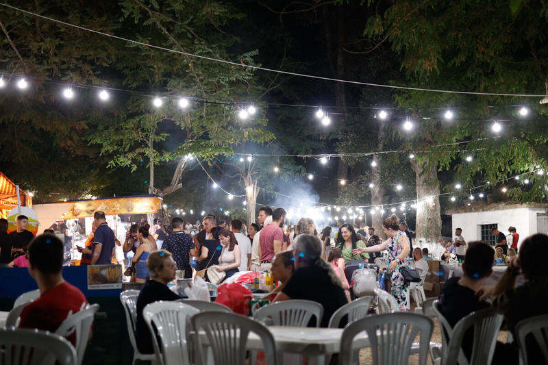 Επιτρέπεται να τραγουδούν εις την Σλαβική;