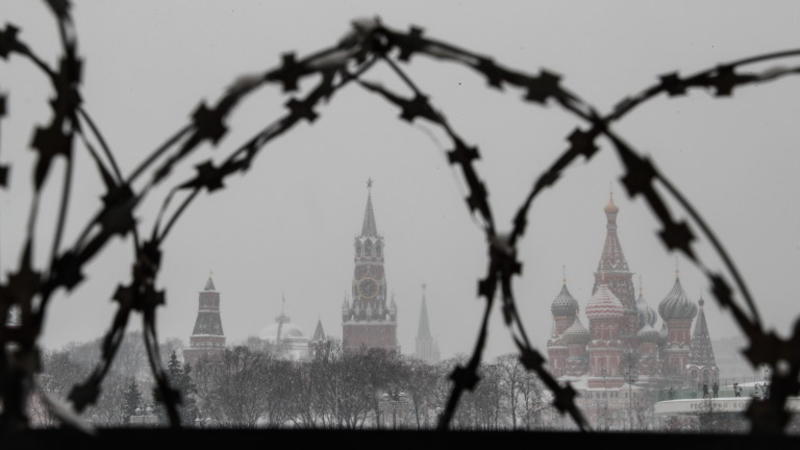 Руският танц на мирните преговори - димна завеса и ракетни удари