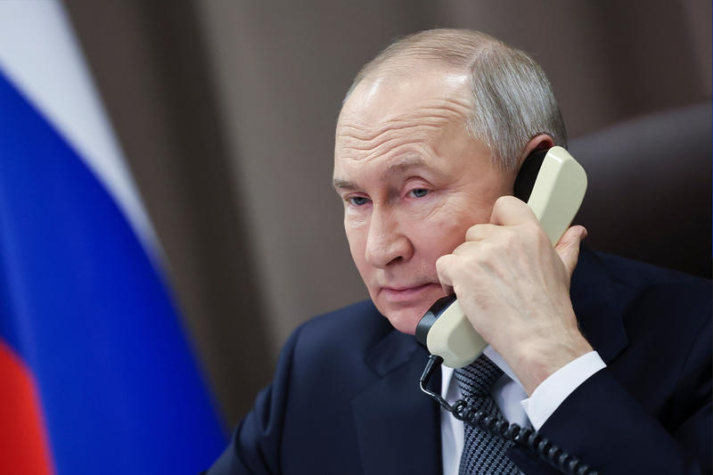 Путин поздравил Трампа с днём рождения и с днём флага