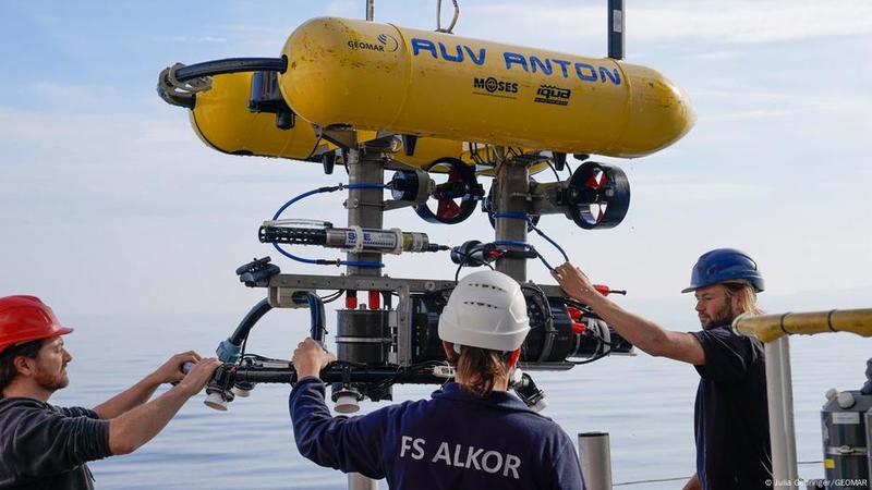 Germany tackles explosive wartime legacy at sea