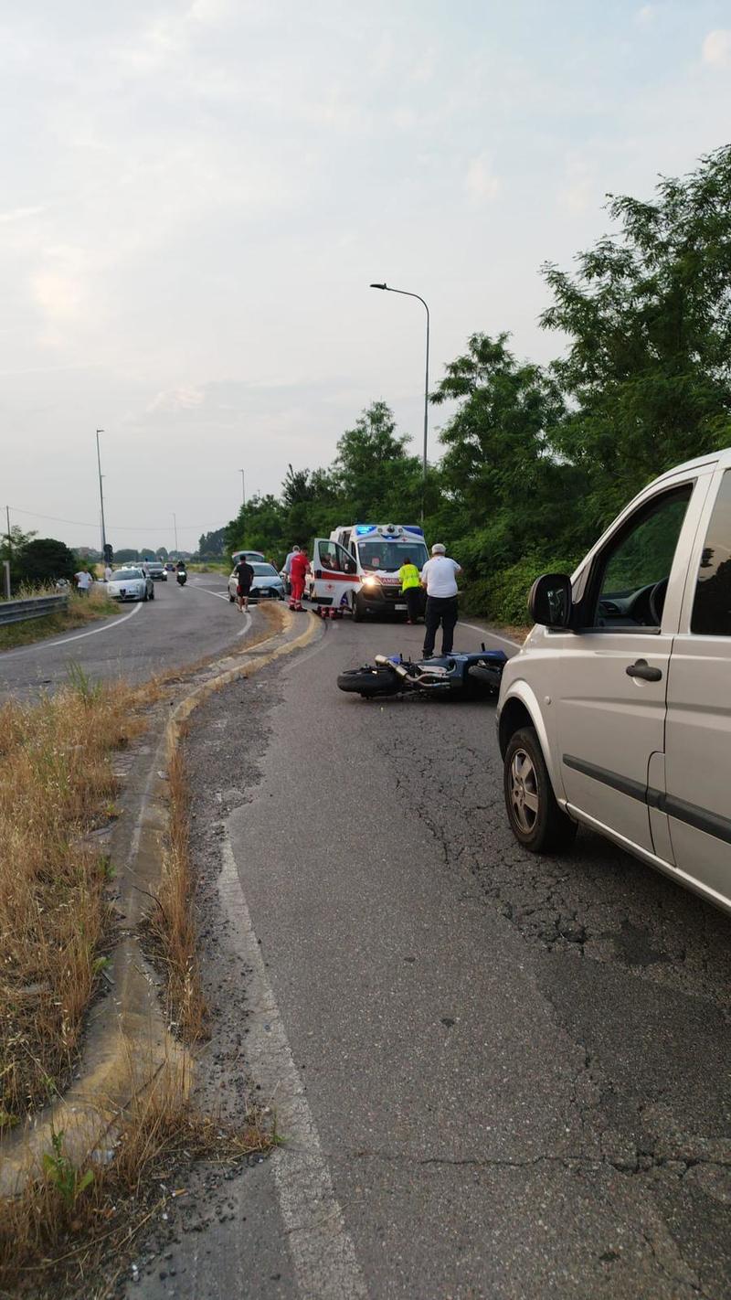 Schianto in moto a Siziano sulla Vigentina: morto centauro di vent’anni