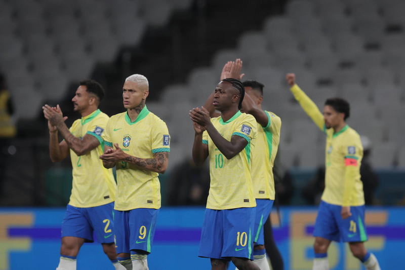 Seleção jogou bem contra o Paraguai, porém elogios foram exagerados