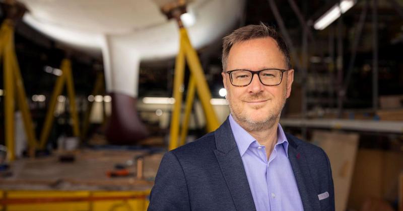 Chief executive of luxury yacht company to step down
