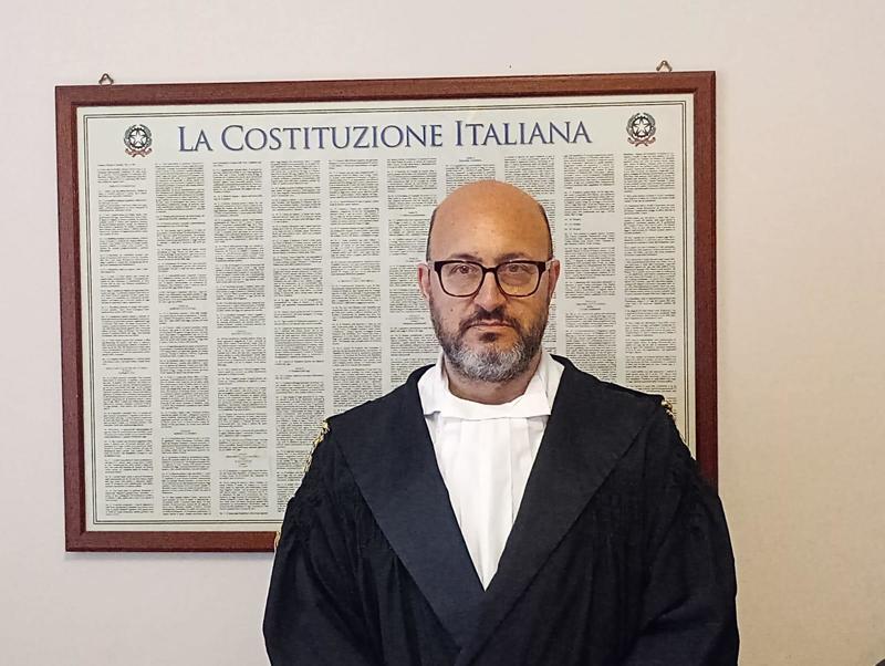 Milano, otto anni di processo per colpa di un’omonimia. Il legale: “Bastava guardare a chi erano intestati i bonifici contestati”