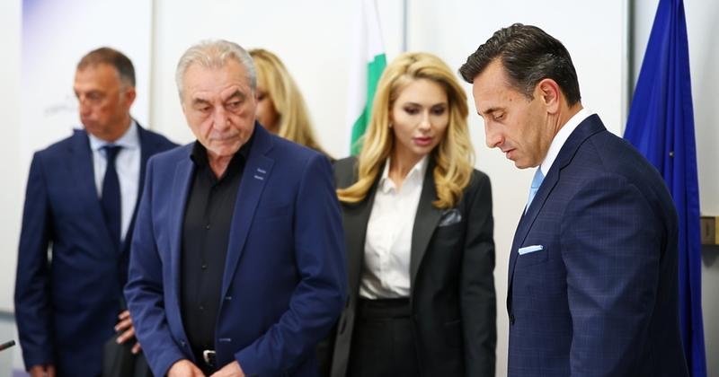 В преследване на въображаеми спекуланти...