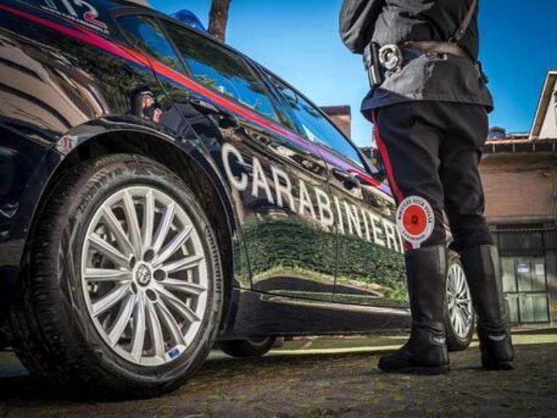 Turista bosniaco prendeÂ a calci e pugni la compagna:salvata da una tassista