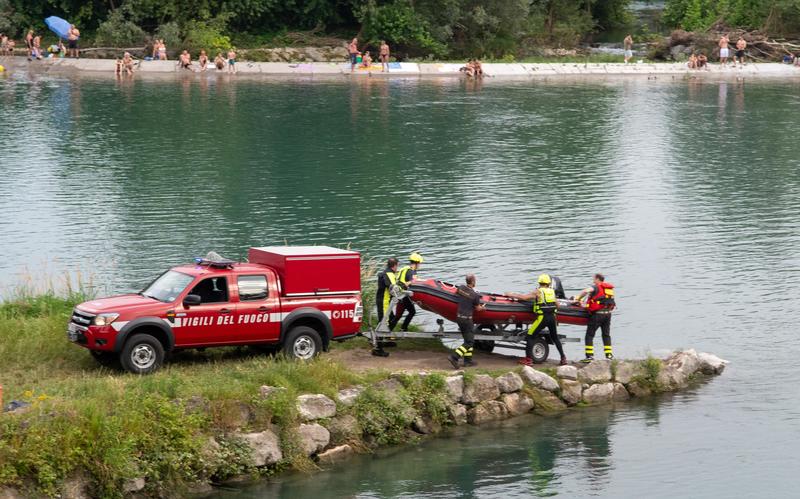 Si tuffa nel fiume e non riemerge: ragazzino di 12 anni disperso a Cassano d’Adda