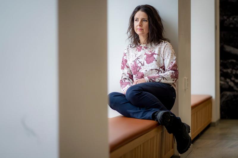 Enden på visa blir at alle «mann» i betydninga menneske kan bli kasta over bord