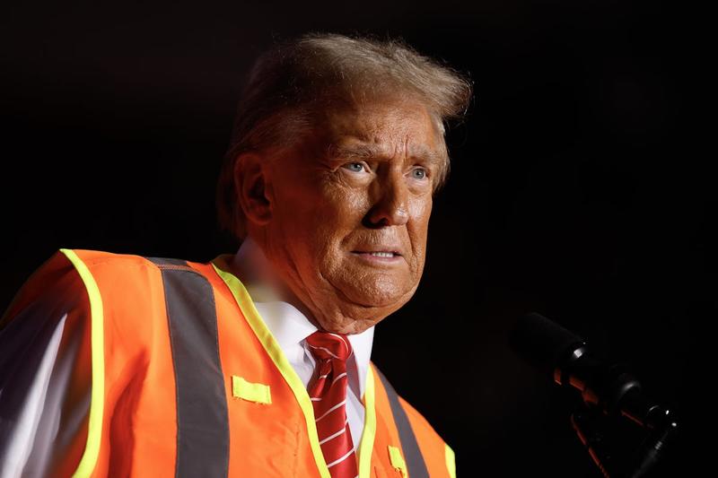 Trump’s Going to Weaken Outdoor Workers’ Heat Protections