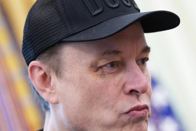 Elon Musk Rips “Snake” Trump Aide Behind Messy Feud