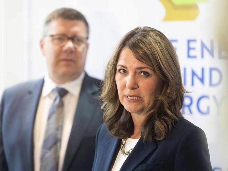 Bell: 'Enough is enough' — Premiers Smith, Moe all in for Carney's Bill C-5