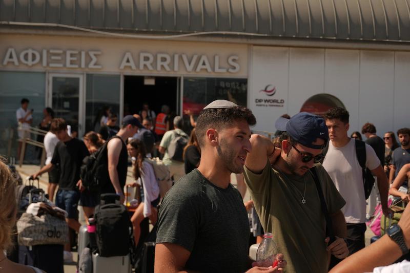 Cyprus Chabad inundated by thousands of Israelis trying to find way home