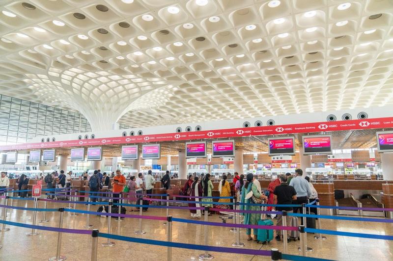 Billionaire Gautam Adani’s Mumbai Airport Raises $750 Million From Apollo-Led Investors