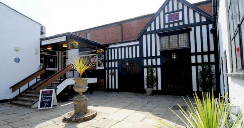 Fleetwood Mac tribute act to rock city venue next month