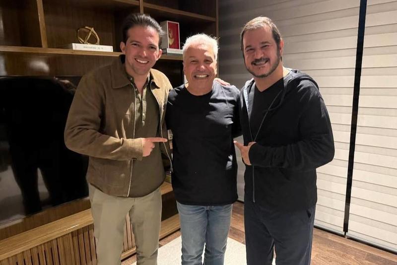 União Brasil sonda Sikêra Jr. para disputar eleição no Amazonas