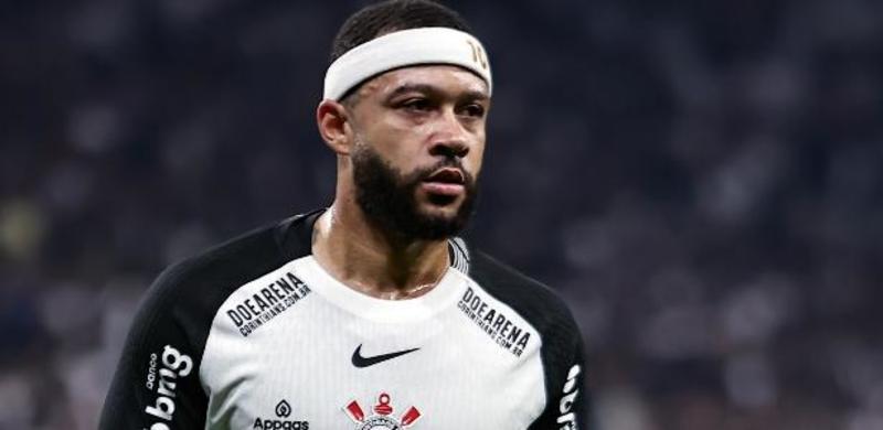 Dívida do Corinthians com Memphis coincide com sumiço dele em campo