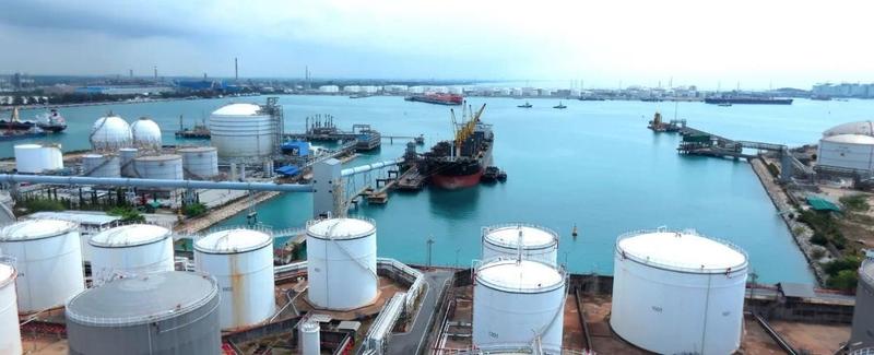 Billionaire Sarath Ratanavadi’s Gulf Development, Partner Greenlight $1.8 Billion LNG Project