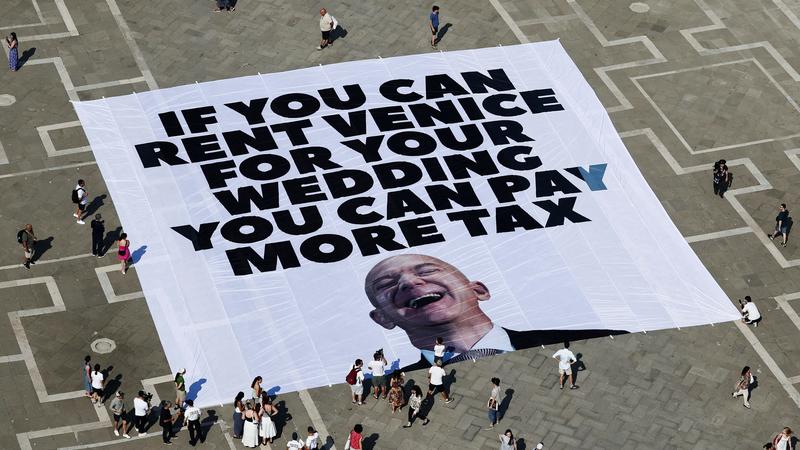I'm sick of poor people criticizing Jeff Bezos' Venetian wedding