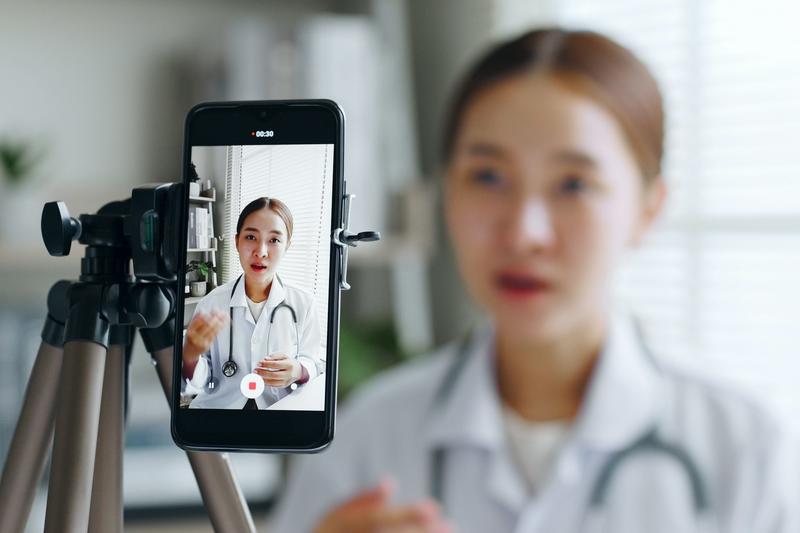 En las redes sociales, los bulos sobre salud corren mucho más rápido que los hechos