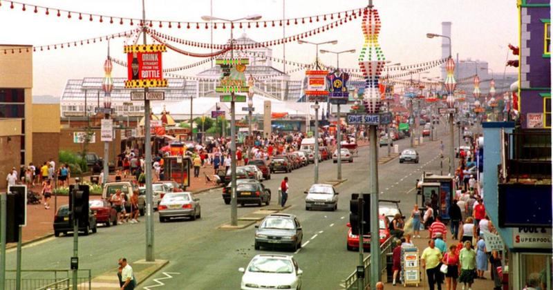 13 photos from the archives showing life in Great Yarmouth back in 1990