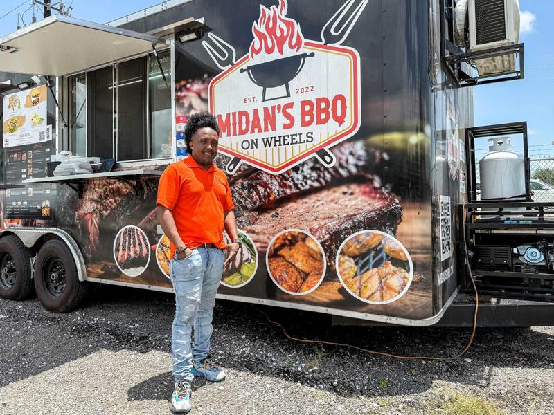 This Baytown trailer combines Texas barbecue with Caribbean flavors