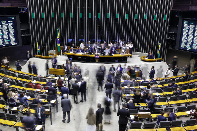 Refrega entre Poderes