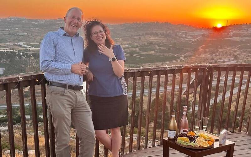 Two years after terrorists killed his wife and daughters, Leo Dee is set to remarry