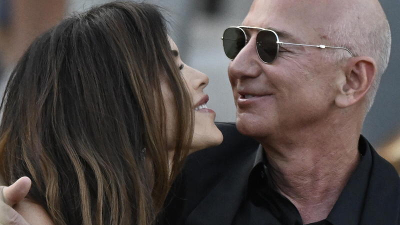 Bezos a Venezia, il tardo capitalismo e il reddito base universale