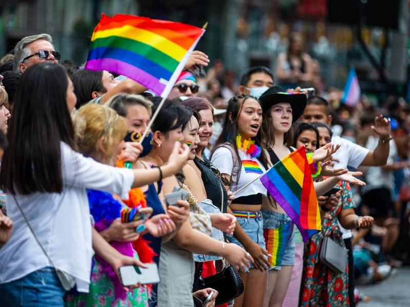 Opinion: Please, no more straights who call themselves 'queer'