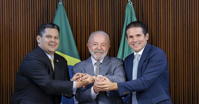 Quem pensa no Brasil?